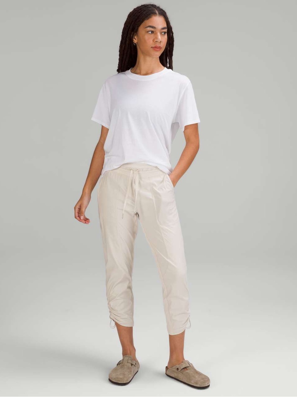 Lululemon Dance Studio Mid-Rise Lined Cropped Pants
White Opal size 6
